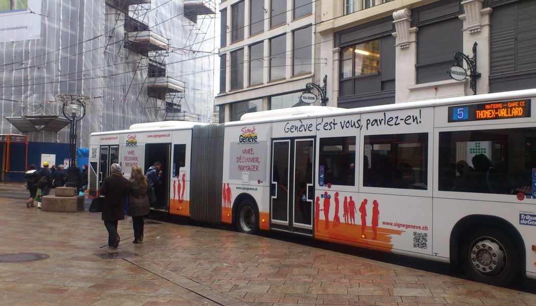 Un bus TPG aux couleurs de Signé Genève
