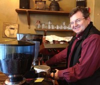 Aux Eaux-Vives, Jean-Philippe Doyon torréfie lui-même son café