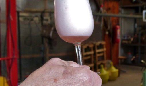 La plus artisanale des boissons de la région se déguste à Saconnex d’Arve