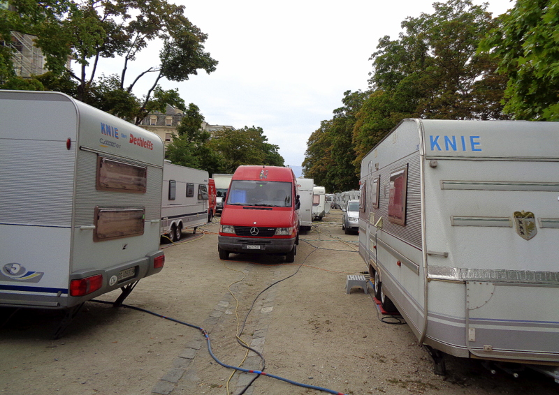 Les caravanes de Knie sur la Place Sturm