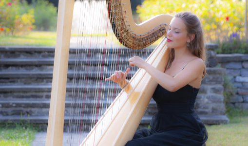 Laudine Dard, harpiste genevoise